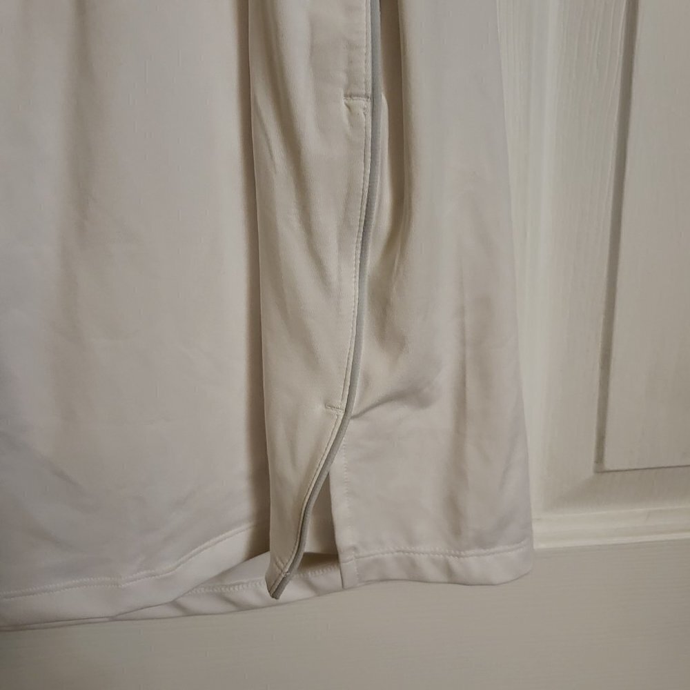 Nike white with light grey stripe skorts Size Large NWT - Picture 6 of 12